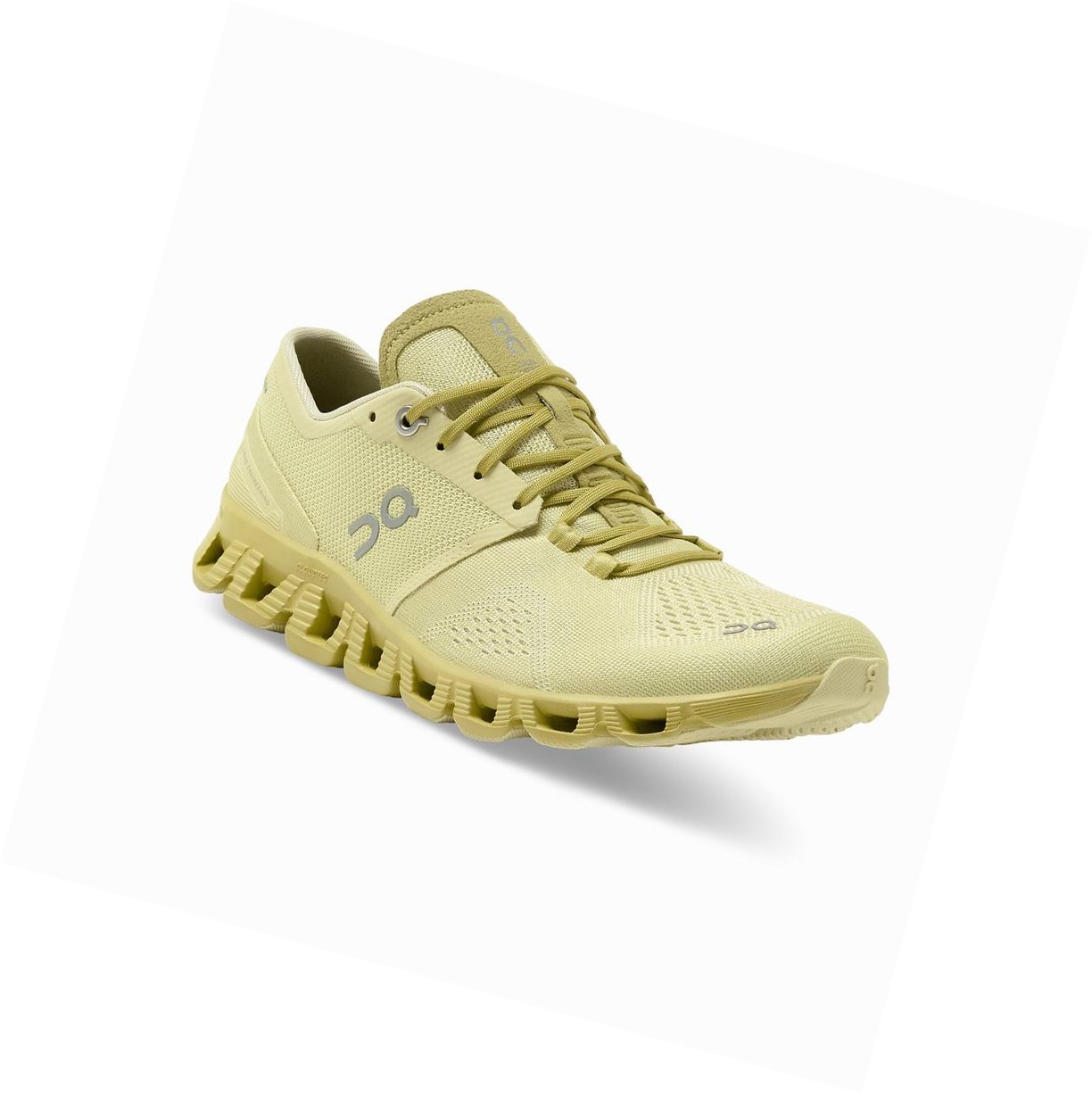 On Cloud X Sportschuhe Damen Gold | 3579-ENGJL